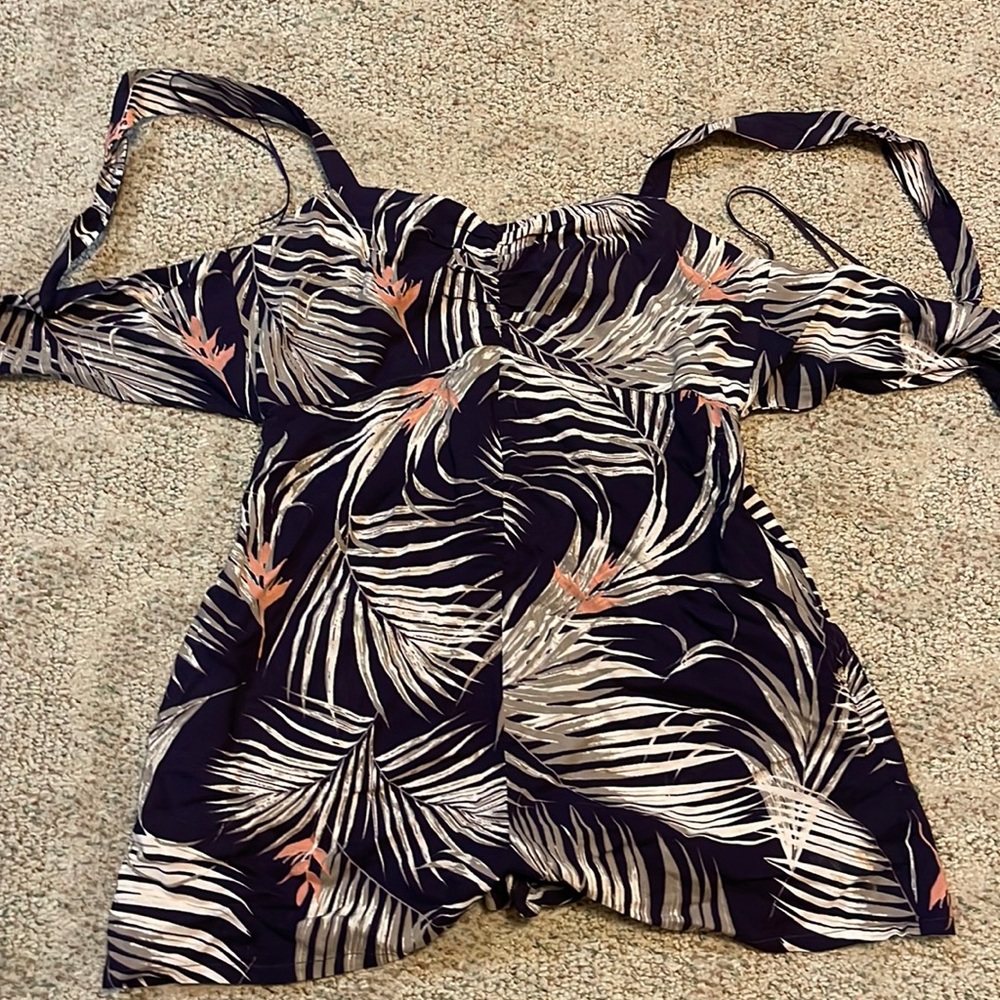 Cute romper size medium